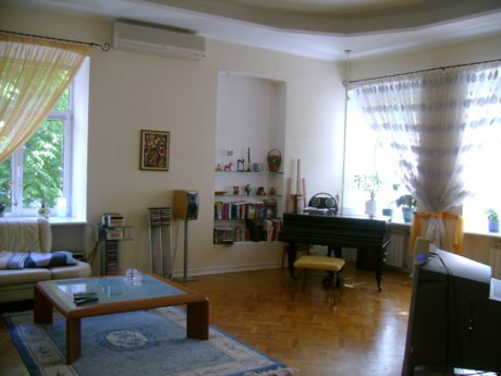 Shelkovichna 30 Shelkovichna 30